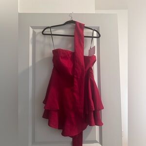 Strapless Showpo romper with tags! Never worn. Size UK 12 US8